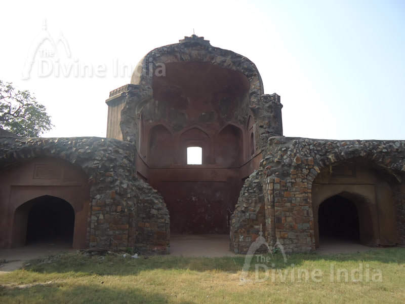 Salimgarh Fort, Monument