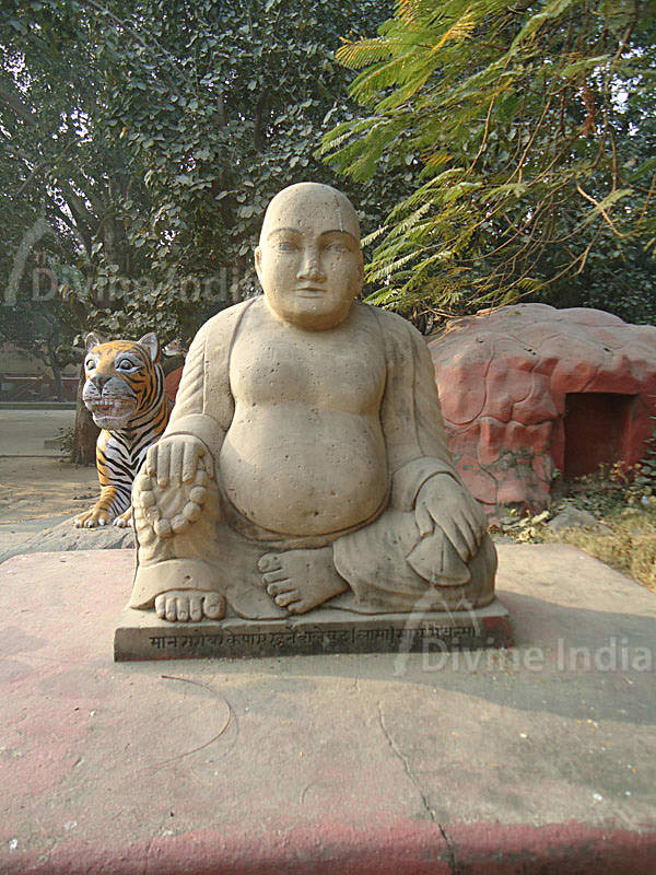 Buddha Lama Sculpture