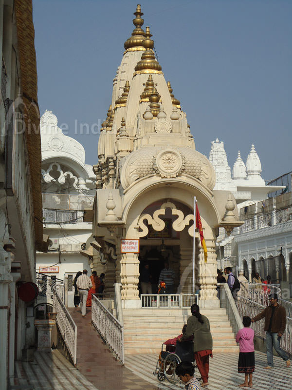 Shiva Mandir, Chattarpur temple