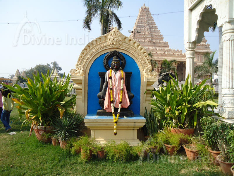 Lord Shiva, Chattarpur Temple