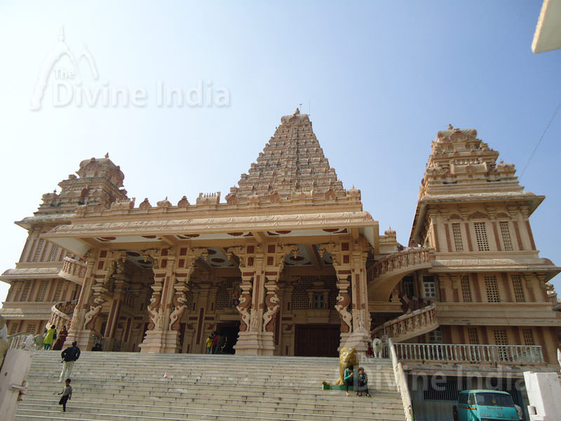 Lakshmi Vinayak Mandir, Chattarpur Temple