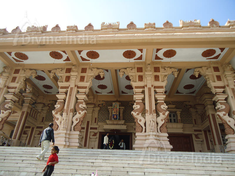 Entry Gate Lakshmi Vinayak Mandir, Chattarpur Temple
