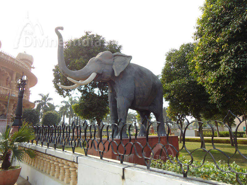 Elephant Sculptures, Chattarpur Temple