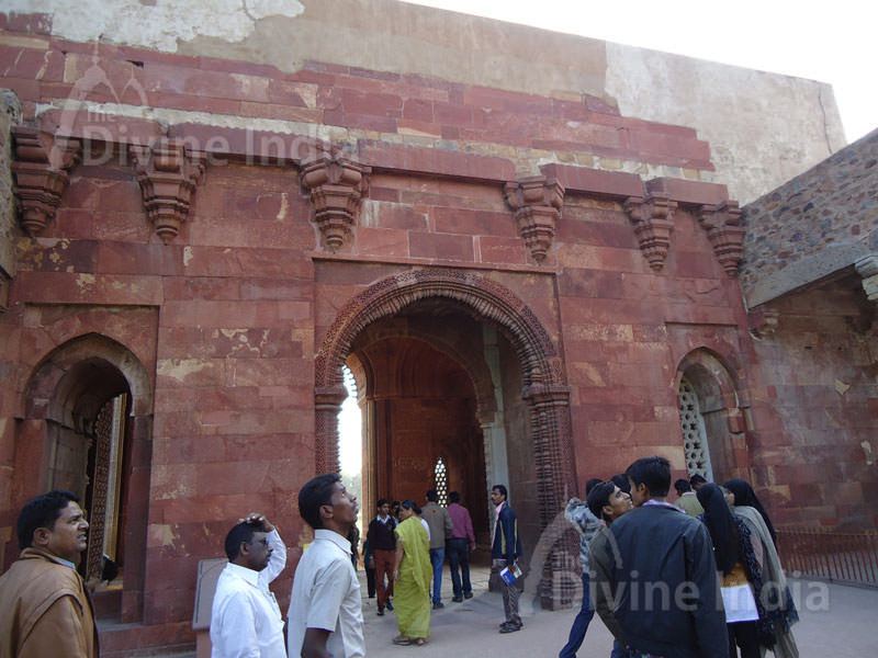 Entry Gate for Imam Zaman Tomb, Qutub Minar
