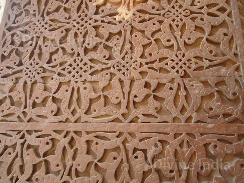 Beautiful wall design, Qutub Minar