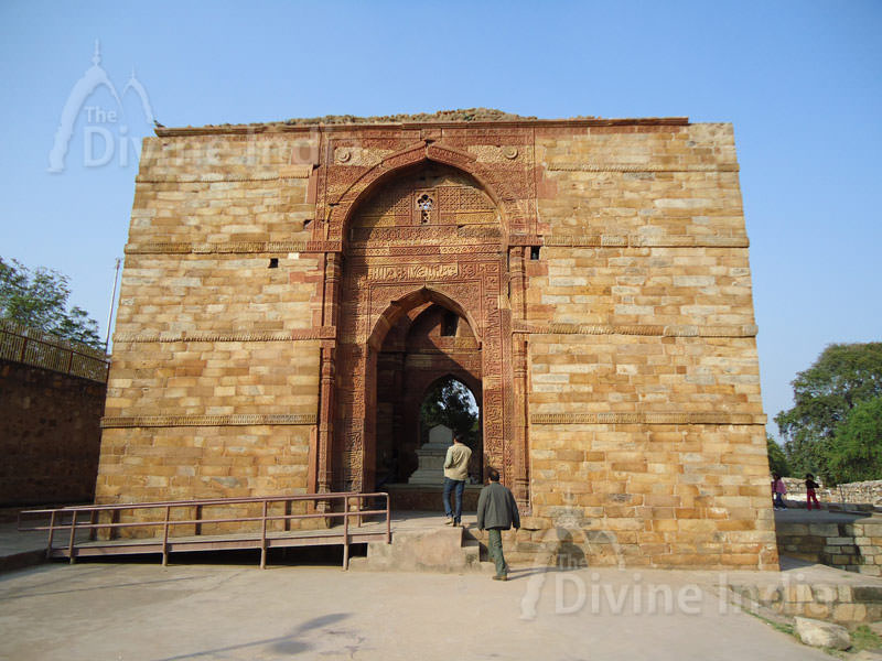 Kahljis Tomb, Qutub Minar