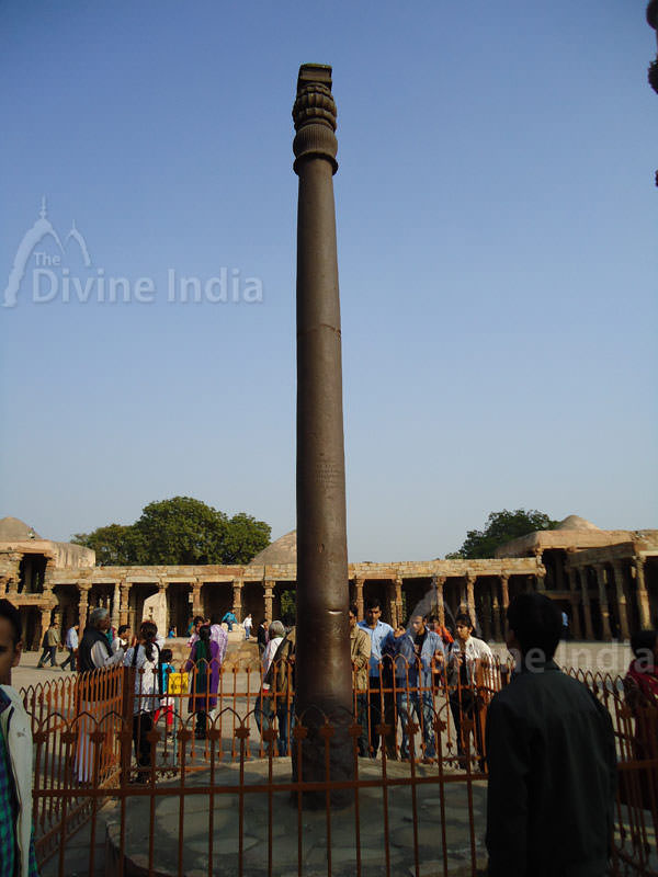 Iron Pillar, Qutub Minar
