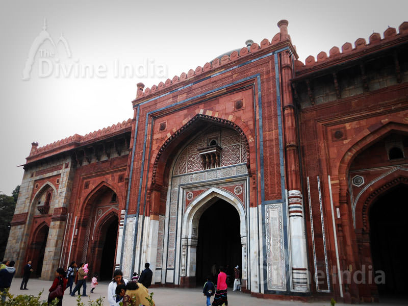 Qila-e-Kuhna Masjid inside Purana Qila, Delhi.
