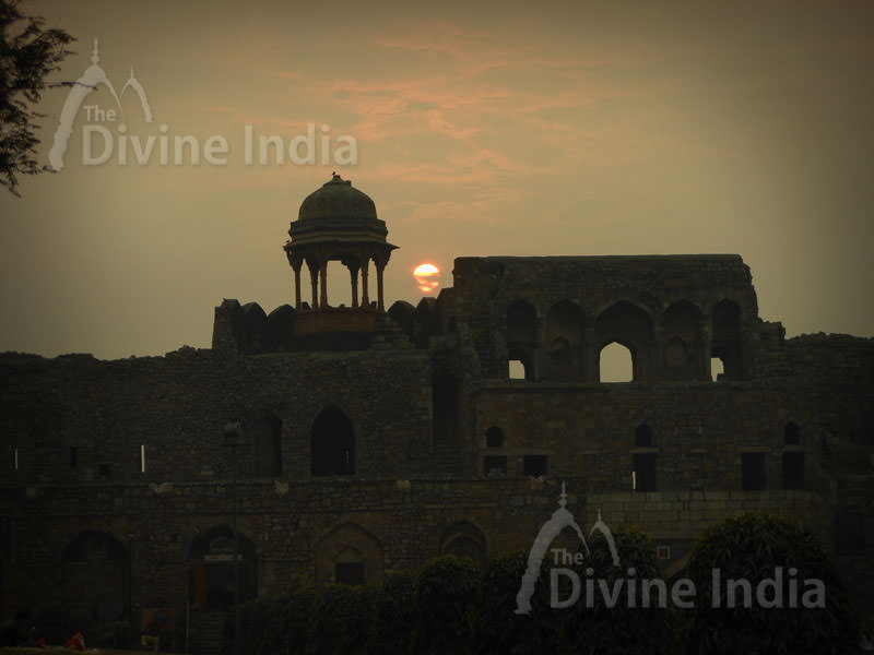 Beautiful Sunset scene at Bara Darwaza, Purana Qila