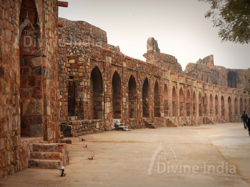 built in red sandstone wall, Purana Qila