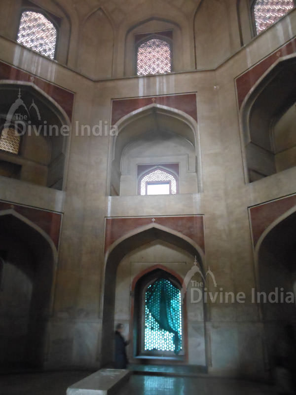 Humayuns cenotaph stands alone in the main chamber; the real grave lies in the basement below