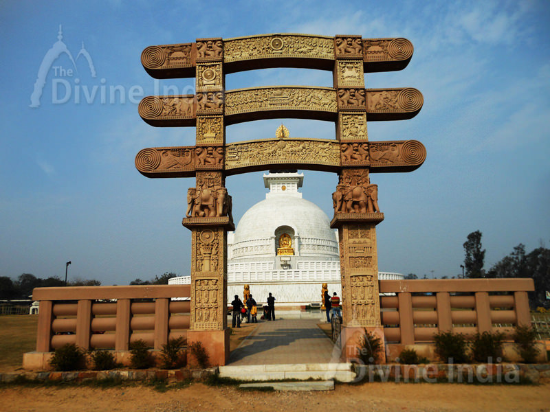 Entrance gate shanti stupa indraprastha park delhi