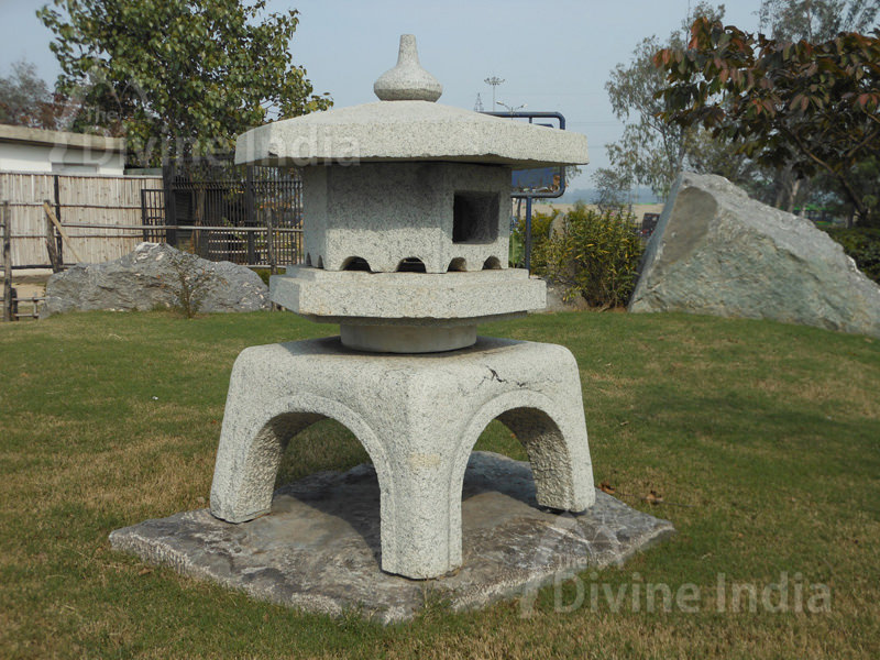 abstract stone sculpture, Indraprastha Park