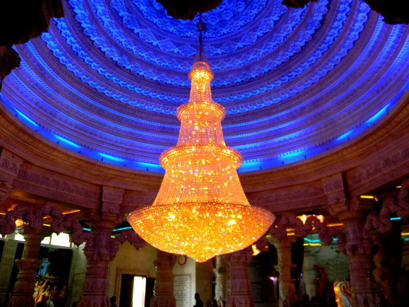 Chandelier inside of main complex at Prem Mandir