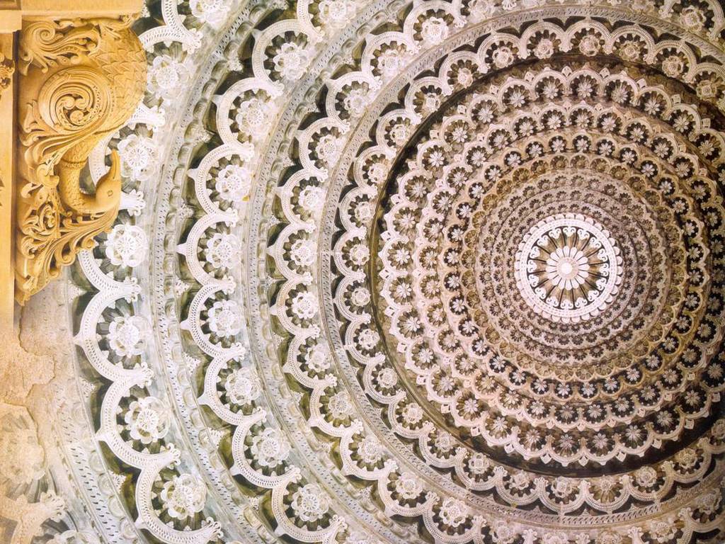Beautiful ceiling design at Akshardham Temple