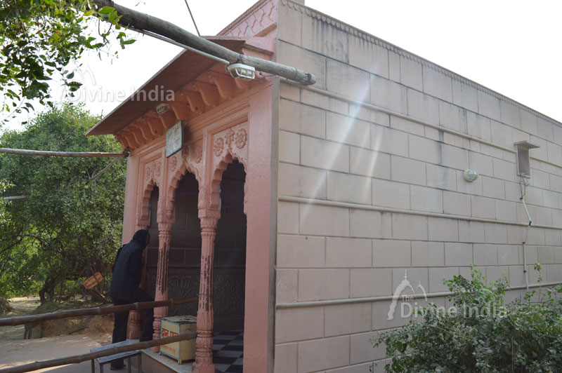 Bansi Chor Randha Rani Temple at Nidhivan