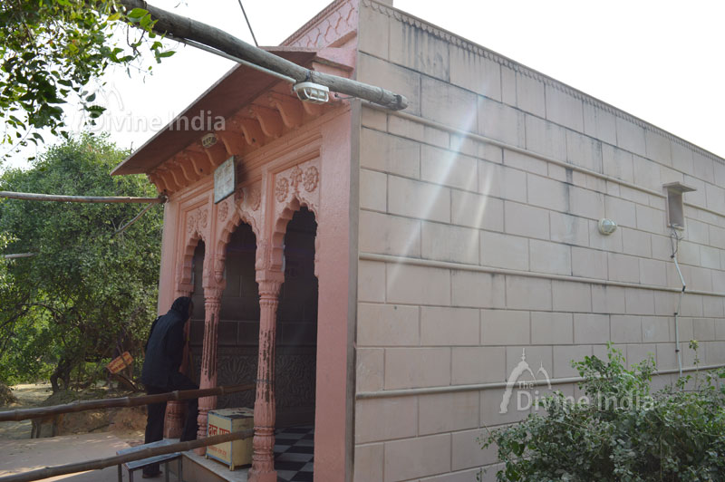 Bansi Chor Randha Rani Temple at Nidhivan