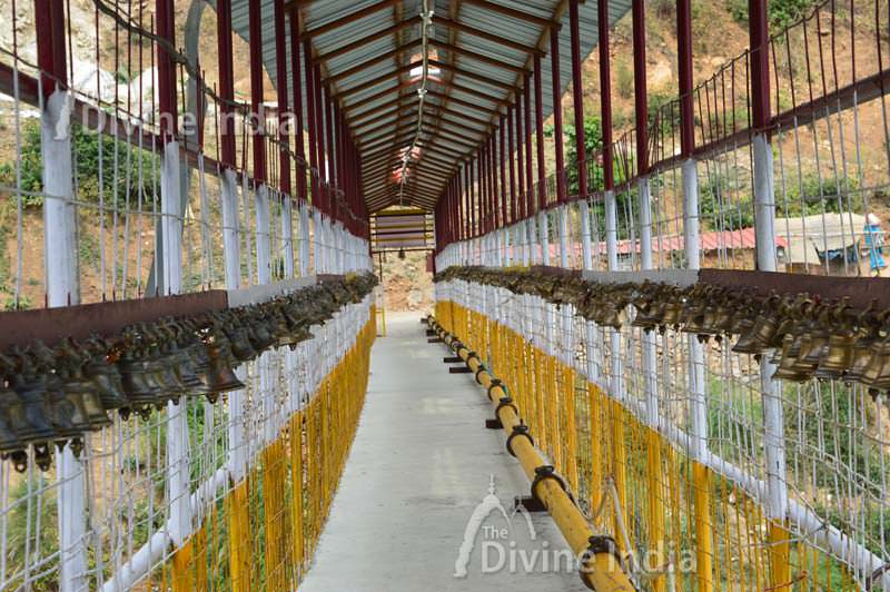 Beautiful way for dhari devi temple with handing bell