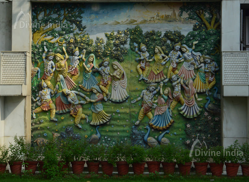 Beautiful Tableau of Sri Krishna leela at Hanuman Balaji Temple