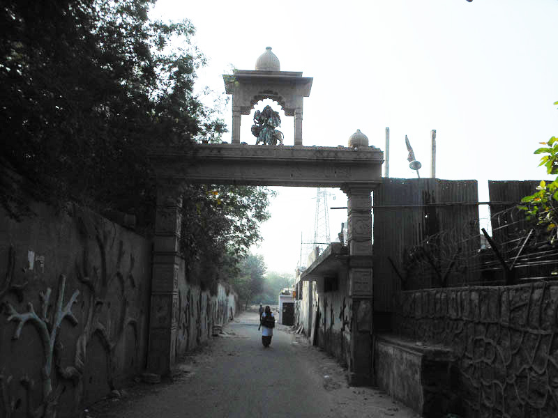 Entrance Gate of Shiv Mandir Gufawala-preet vihar