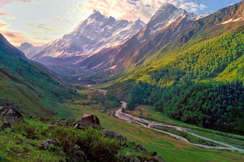 हर की दून ट्रेक – स्वर्ग को छूते रास्तों का अनोखा अनुभव