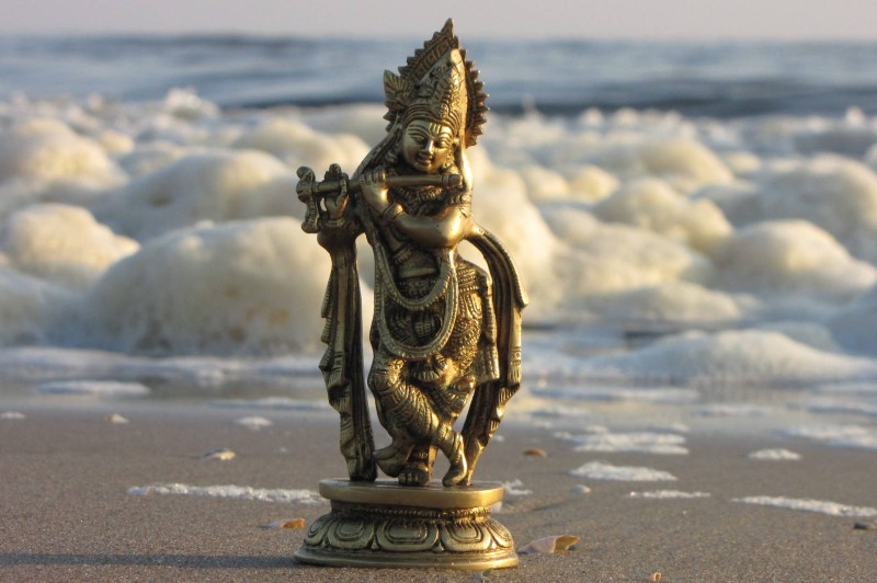 The True Essence of Devotion – When Lord Krishna appeared in the idol