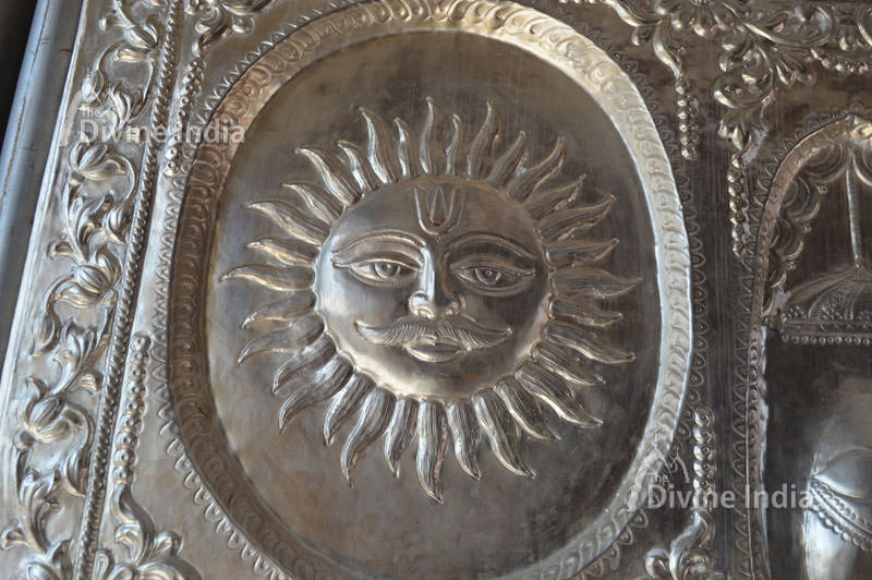 Lord sun emboss image on main entrance gate of naina devi temple