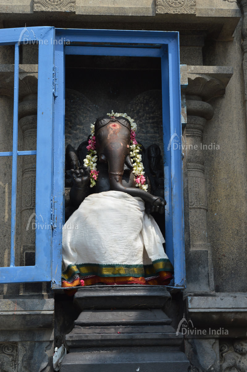 Lord Ganesha Sculpture at uttara swaminath temple