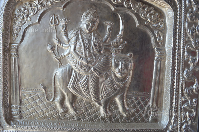 Maa Durga emboss image on main entrance gate of naina devi temple