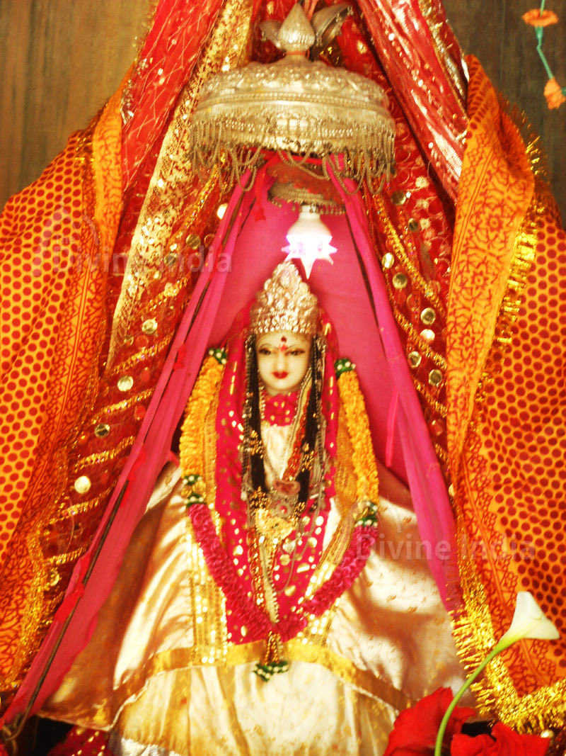 Maa Jhula Devi Idol