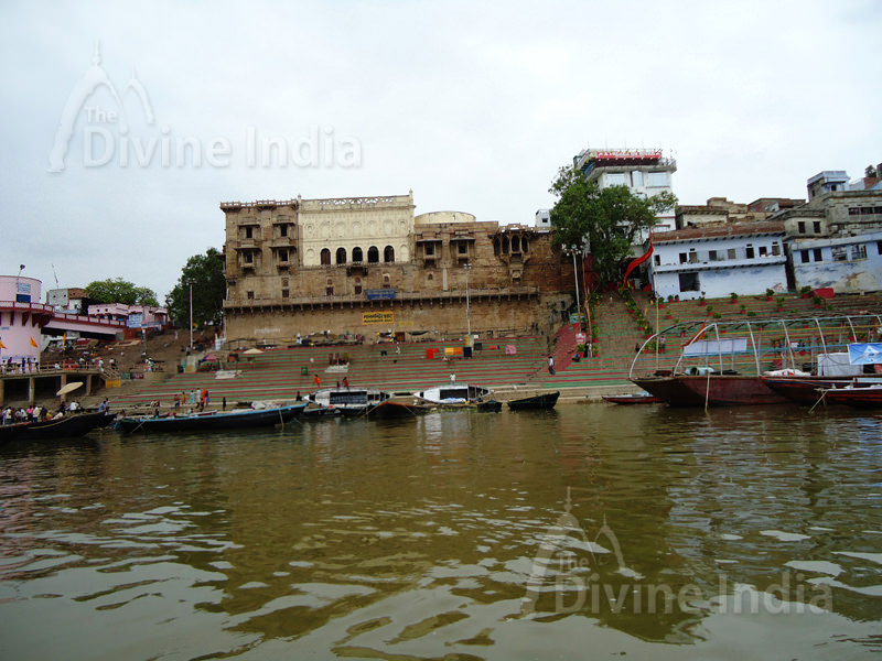 Mana Mandira Ghat - Varanasi