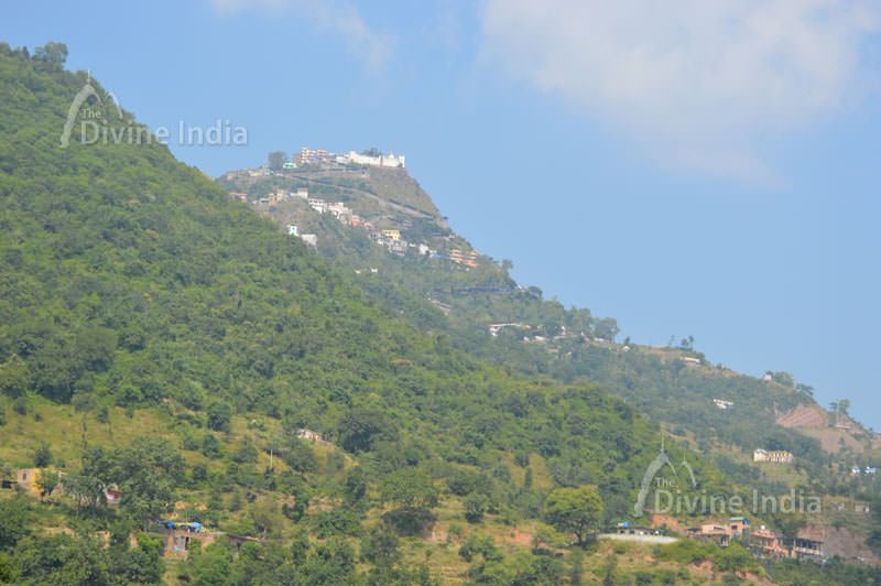Naina devi temple built on a cliff