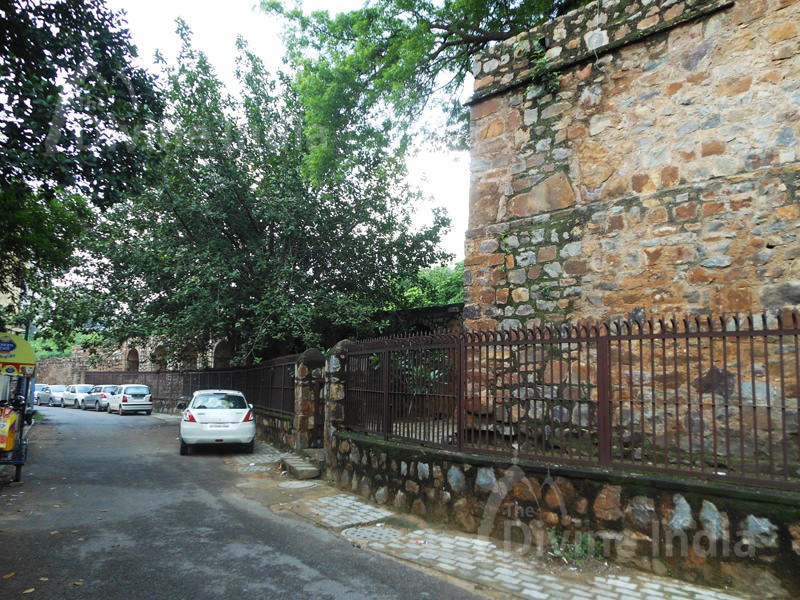Outside view of Agrasen ki Baoli