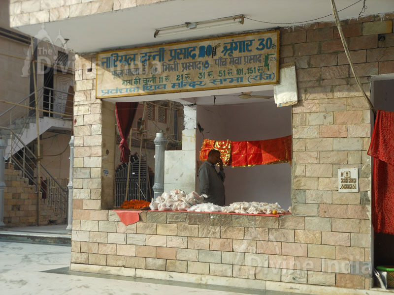 Prasad Shop at Shiv Mandir Gufawala-preet vihar
