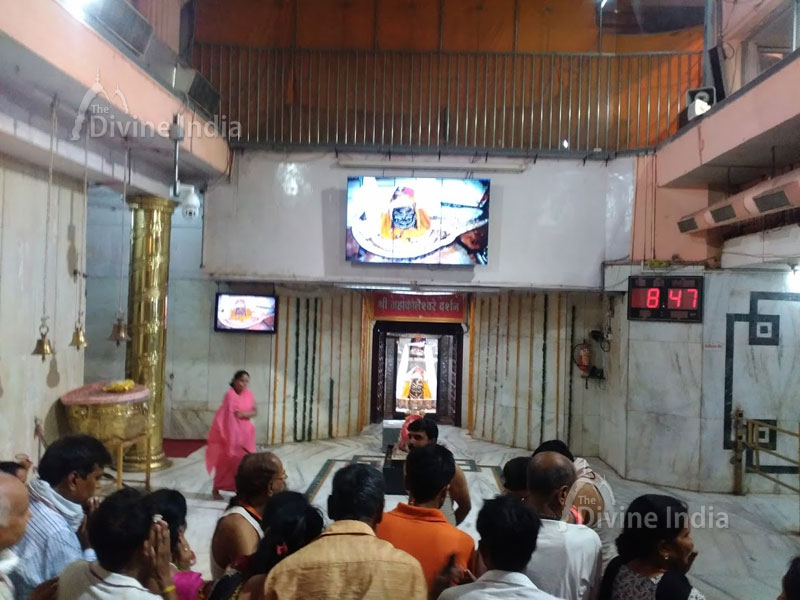 Prayer hall of Mahakakeshwar Temple