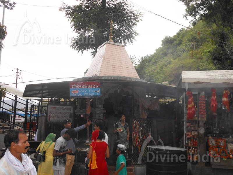 Prayer Sathal at Neelkanth Mahadev Temple
