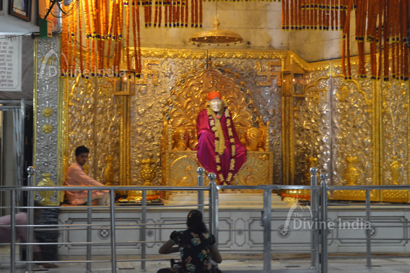 Sai Baba Beautiful Sculpture at Sai baba temple lodhi road