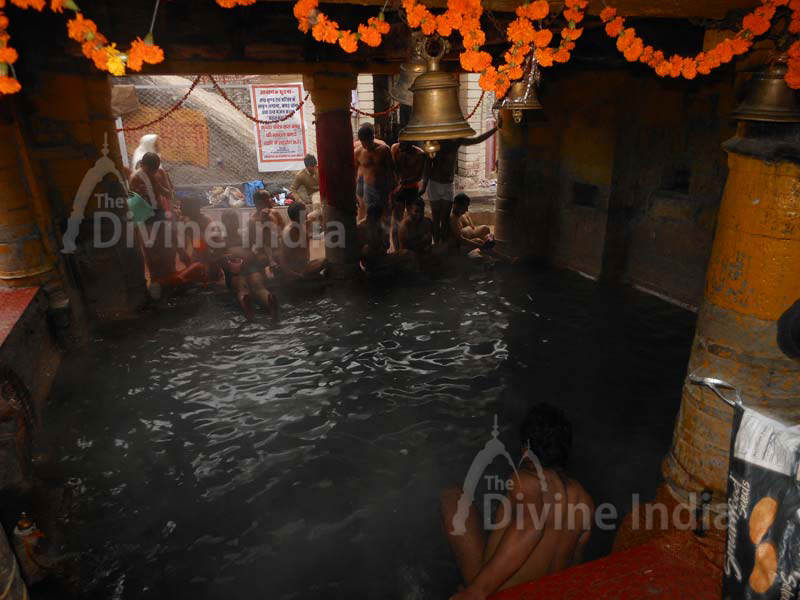 Tapt Kund at Badrinath Temple