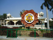 maa symbol, Chattarpur Temple