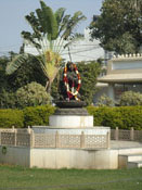 beautiful sculptures, Chattarpur Temple