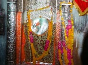 Idol of Baby Hanuman facing south in Connaught Place temple