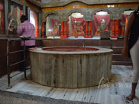 Ancient well in the at Dudhewshar Nath Temple