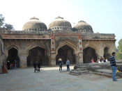 Take a virtual walk through the beautifully manicured and landscaped Lodi Garden in New Delhi 