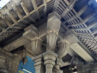 Beautiful Ceiling desing at uttara swamimalai temple