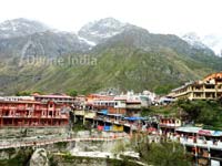 Beautiful Natural Scene at badrinath