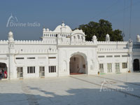 Inside view of anandpur sabhi gurdwara