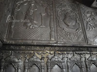 inside wall design at jwala ji temple