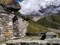 Kedarnath Dham: Devotees to Practice Meditation Even in Winter; Construction of Modern “Smart Meditation Caves” Begins in Kedarpuri