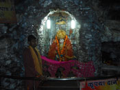 Maa Vaishno Devi idol at Shiv Mandir Gufawala-preet vihar