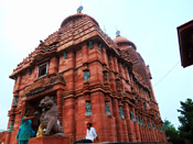 Sri Krishan Chetan Temple at Govardhan